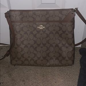 Nice big coach bag to put plenty of things in 👌👍